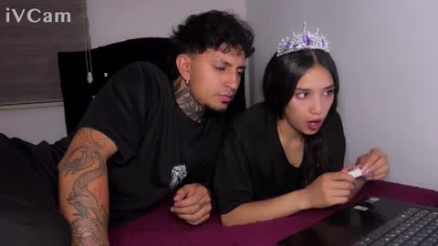 Jean Y Isa online show from December 3, 3:25 am