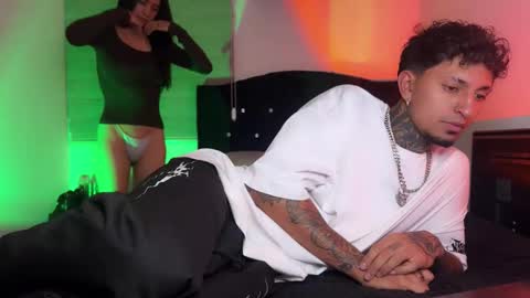 Jean Y Isa online show from January 7, 4:59 am