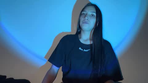 Jean Y Isa online show from January 11, 5:34 am