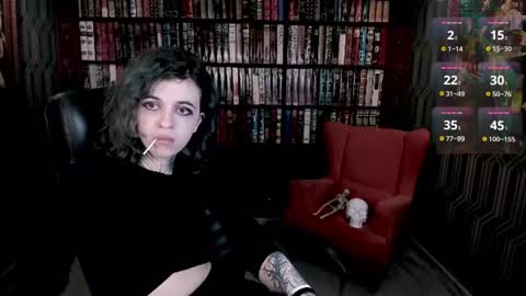 Snapshot of noellegothicshadow chatting on July 5, 12:50 am Elly online show from July 5, 12:50 am
