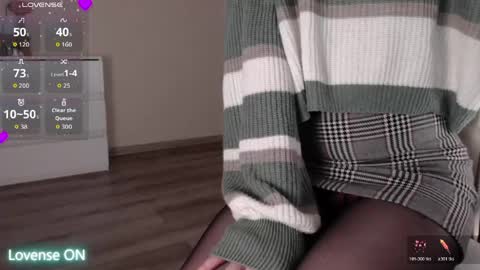 noelleneptune online show from April 17, 10:29 am