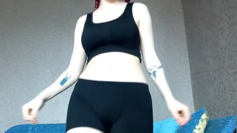 Lisa online show from April 13, 8:09 am