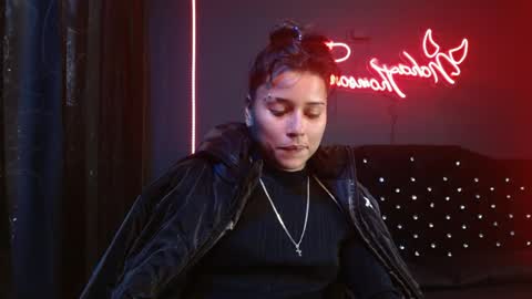 Snapshot of noha_thomson chatting on May 18, 7:09 pm Noha Thomson online show from May 18, 7:09 pm