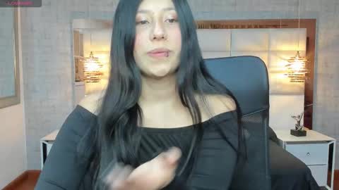 Snapshot of nohemi_louse chatting on September 13, 7:02 pm Nohemi online show from September 13, 7:02 pm