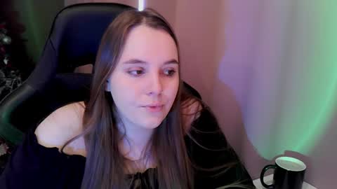 noir_ember_ online show from February 2, 7:51 am