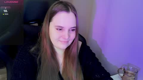 noir_ember_ online show from March 27, 4:18 pm