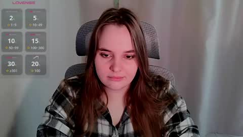 noir_ember_ online show from June 9, 8:04 am