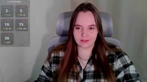 noir_ember_ online show from August 2, 10:14 am