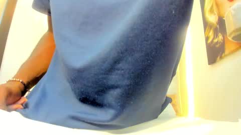 noir_king0 online show from February 14, 3:03 am