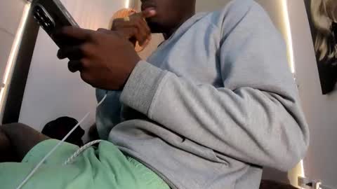 noir_king0 online show from February 20, 6:26 am