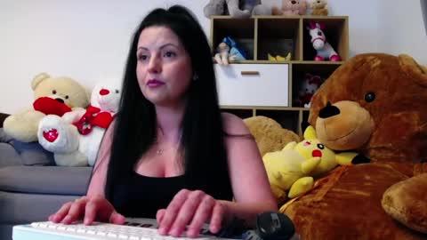 Snapshot of noirbella chatting on May 8, 9:20 pm noirbella online show from May 8, 9:20 pm