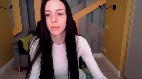 NoirDiva online show from April 2, 11:52 am