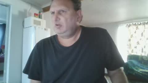 Snapshot of nollie244 chatting on April 4, 6:11 am Nollie online show from April 4, 6:11 am