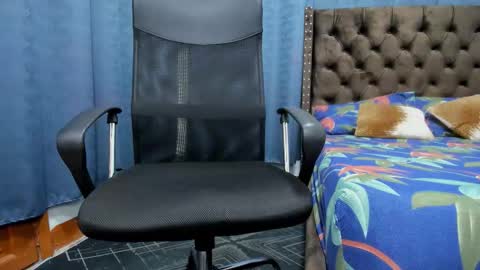 Nolven Gray online show from September 24, 2:37 am
