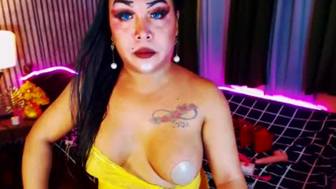 Snapshot of nomercy_mistress_sph chatting on June 23, 9:18 am I AM YOUR MISTRESS YASSY DON T BE RUDE no ONE LOVE ME i KICK U online show from June 23, 9:18 am