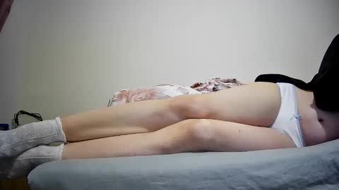 NonBinaryNicky online show from March 26, 2:00 pm