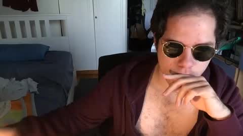 Snapshot of nongay379444 chatting on December 20, 1:33 pm nongay379444 online show from December 20, 1:33 pm