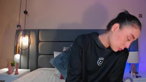 Nora Da Silva online show from October 16, 12:33 am