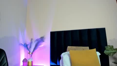 Nora Da Silva online show from January 7, 12:57 am