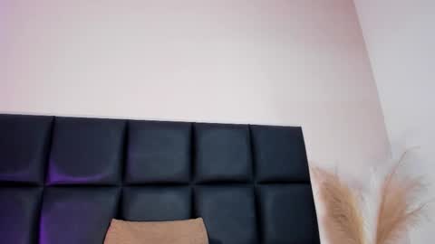 Nora Da Silva online show from February 5, 1:10 am