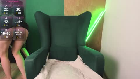 Snapshot of nora_lis chatting on December 21, 12:49 pm Nora Cutie u online show from December 21, 12:49 pm