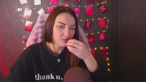 Snapshot of nora_n chatting on December 4, 2:04 pm Nora online show from December 4, 2:04 pm