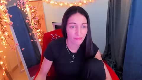 Nora online show from March 7, 9:45 pm