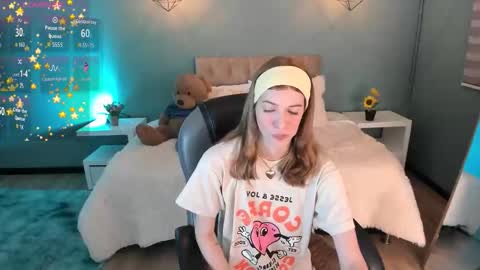 Nora online show from October 11, 7:56 pm