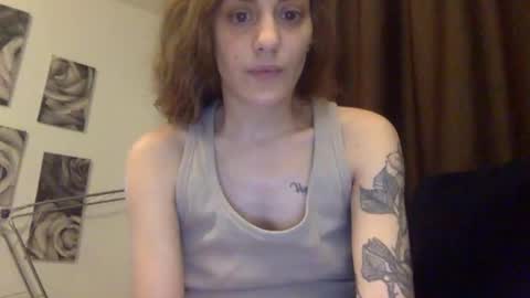 Snapshot of norablues chatting on December 4, 11:24 pm norablues online show from December 4, 11:24 pm