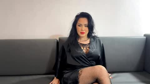 Ariana online show from April 5, 7:33 pm