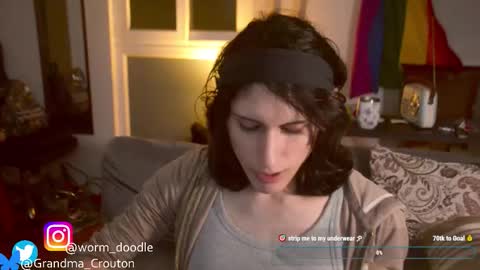 Snapshot of noreallyilikepeanuts chatting on September 21, 12:34 am Ariane online show from September 21, 12:34 am