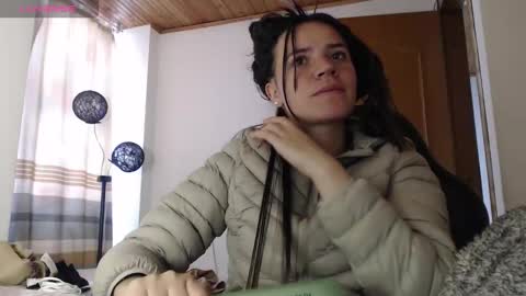 Snapshot of noreen_ chatting on November 11, 4:40 pm noreen_ online show from November 11, 4:40 pm