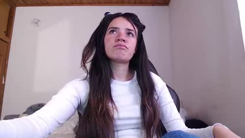 Snapshot of noreen_ chatting on November 22, 5:34 pm noreen_ online show from November 22, 5:34 pm