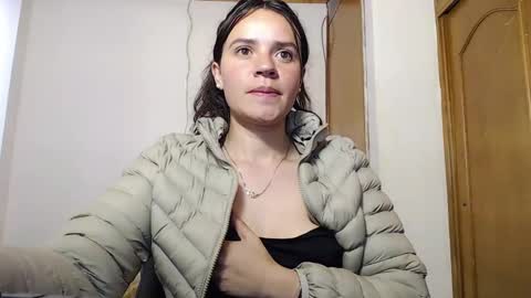 noreen_ online show from January 8, 9:28 pm