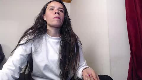 noreen_ online show from April 14, 2:39 am