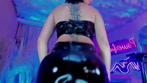 Snapshot of norland23 chatting on December 14, 5:18 pm norland23 online show from December 14, 5:18 pm