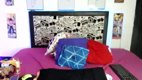 Snapshot of normaa22 chatting on December 16, 10:04 pm Norma online show from December 16, 10:04 pm