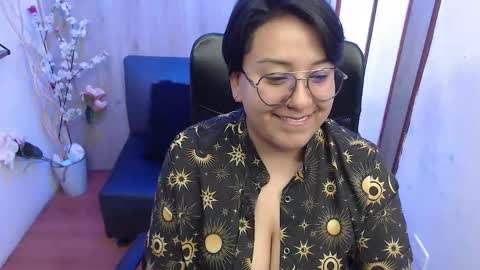 Snapshot of normani_bates chatting on January 17, 11:37 am Normani online show from January 17, 11:37 am