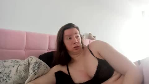 Emily snow online show from December 15, 7:40 pm