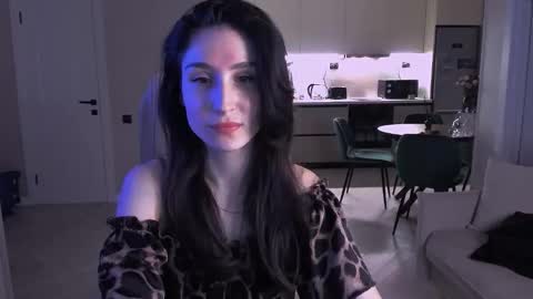 Hazel online show from October 31, 8:21 pm