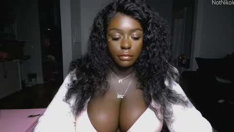 Nikole online show from May 5, 5:26 am