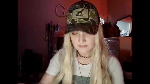 Snapshot of notouchmami chatting on March 20, 11:04 am notouchmami online show from March 20, 11:04 am