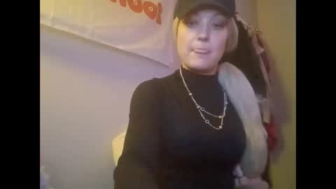 Snapshot of notouchmami chatting on April 4, 6:55 am notouchmami online show from April 4, 6:55 am