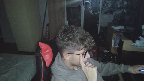 Snapshot of notspace_721128 chatting on December 12, 5:37 pm NotSpace   online show from December 12, 5:37 pm