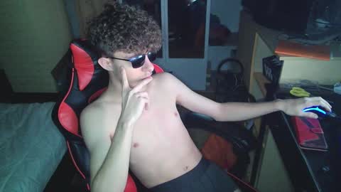 Snapshot of notspace_721128 chatting on March 2, 9:01 pm NotSpace   online show from March 2, 9:01 pm