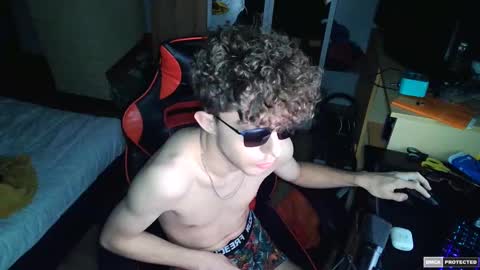 Snapshot of notspace_721128 chatting on March 7, 10:21 pm NotSpace   online show from March 7, 10:21 pm