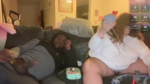 NotUrBabyMoms online show from November 15, 3:37 am