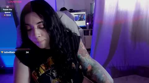  s online show from October 20, 8:09 pm