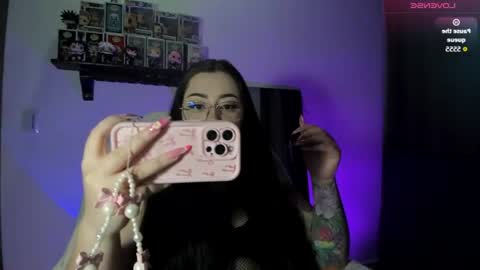 Snapshot of nova_gara chatting on June 12, 1:26 am s online show from June 12, 1:26 am