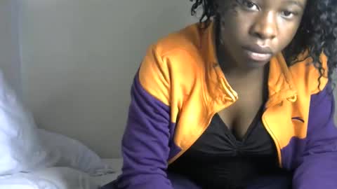 Snapshot of novaah chatting on October 12, 1:32 pm novaah online show from October 12, 1:32 pm